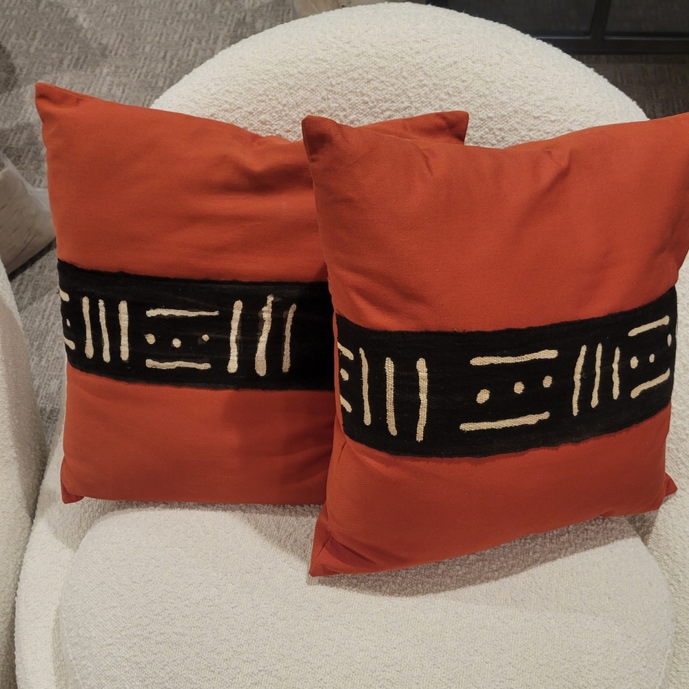 Set of 2 Red Throw Pillows